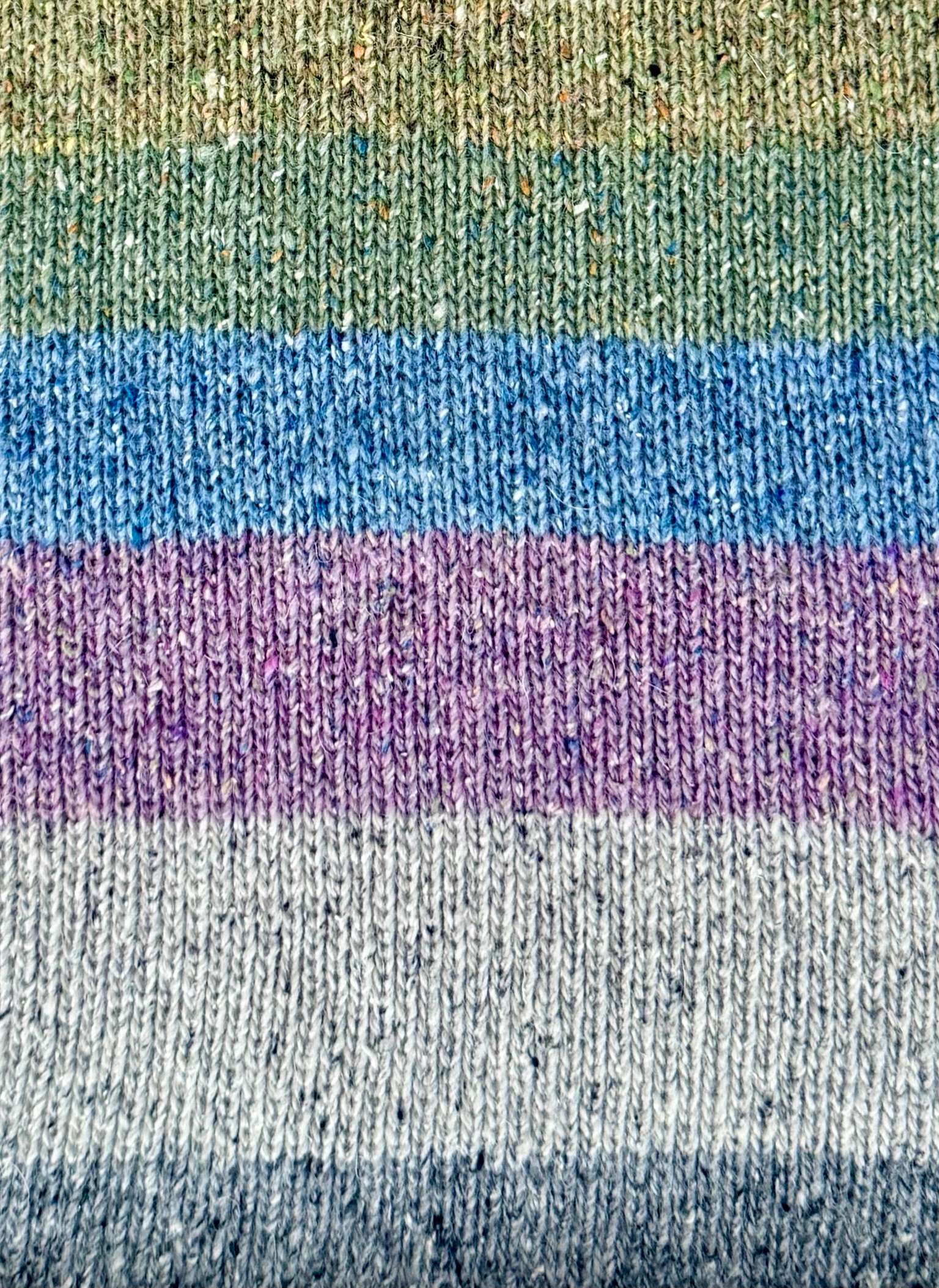 Zimpfer Wolle Selezione Art. Cardiff Tweed Nm 1/10500 – Merino Seide Garn col. Hellgrau foto 3